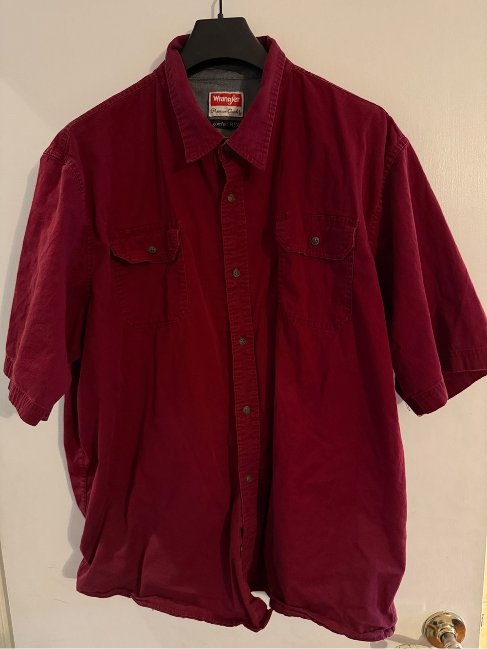 Wrangler Men's 3X Short-Sleeve Button-Down Shirt in Deep Burgundy